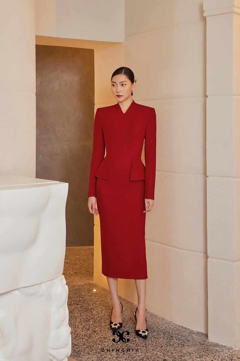 Bộ vest tay dài màu đỏ