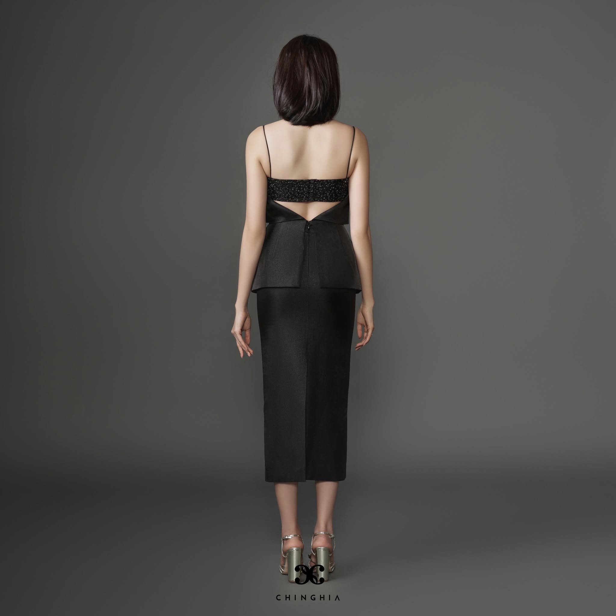 Đầm hai dây đen peplum
