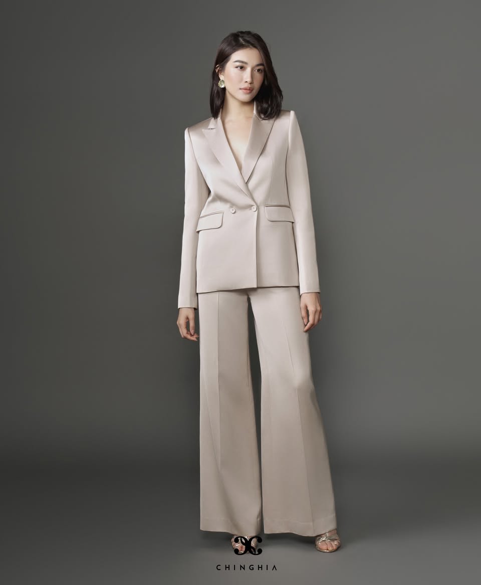 Bộ vest quần suông màu ghi be