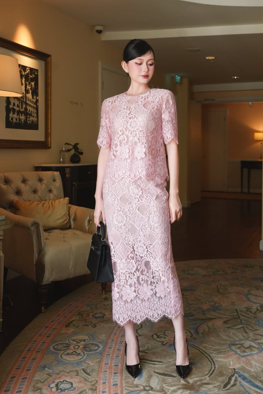 Đầm ren suông tay lỡ màu hồng